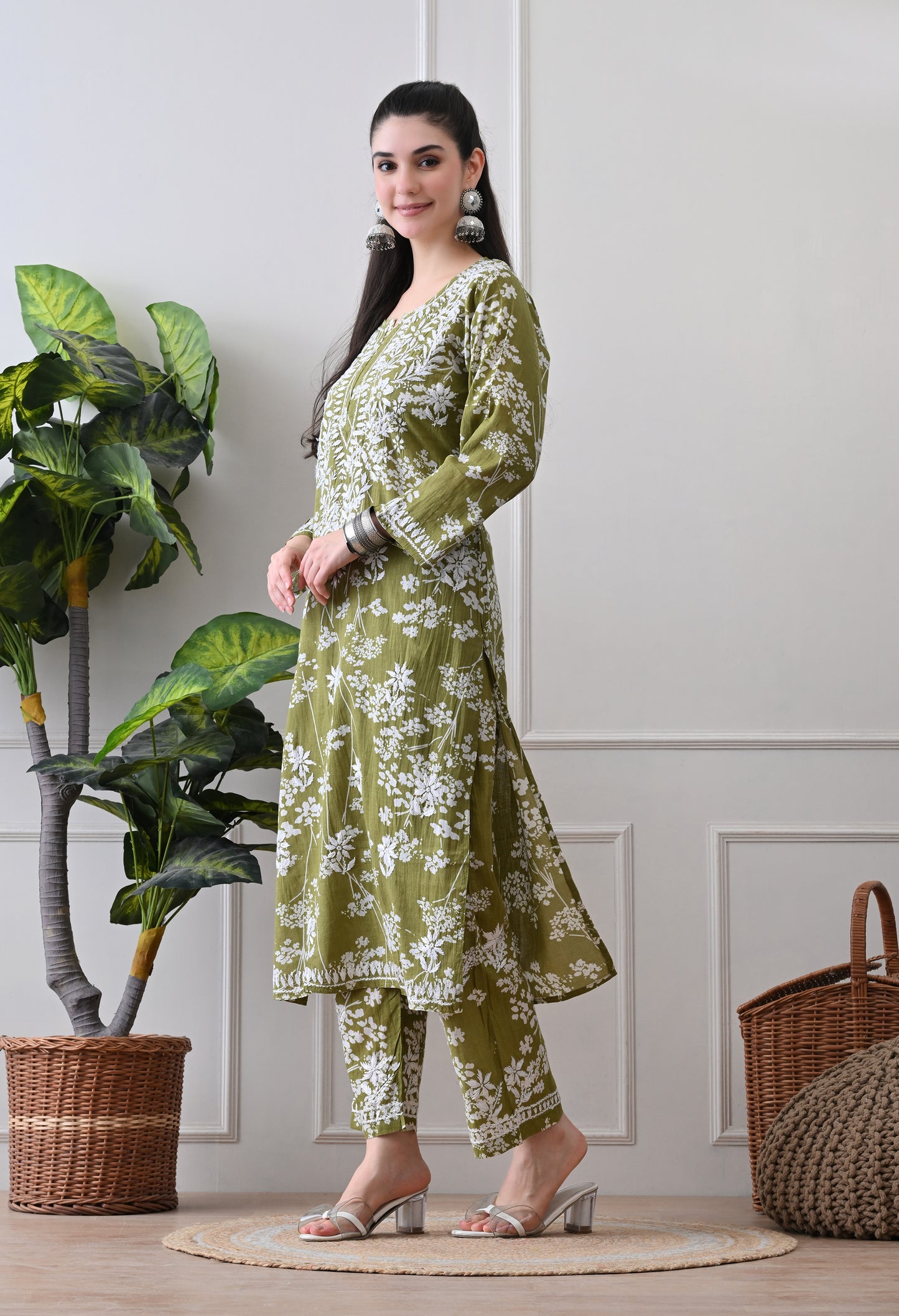 Hand Embroidered Chikankari Mulmul Plazo Set – Floral Delight Mehdi