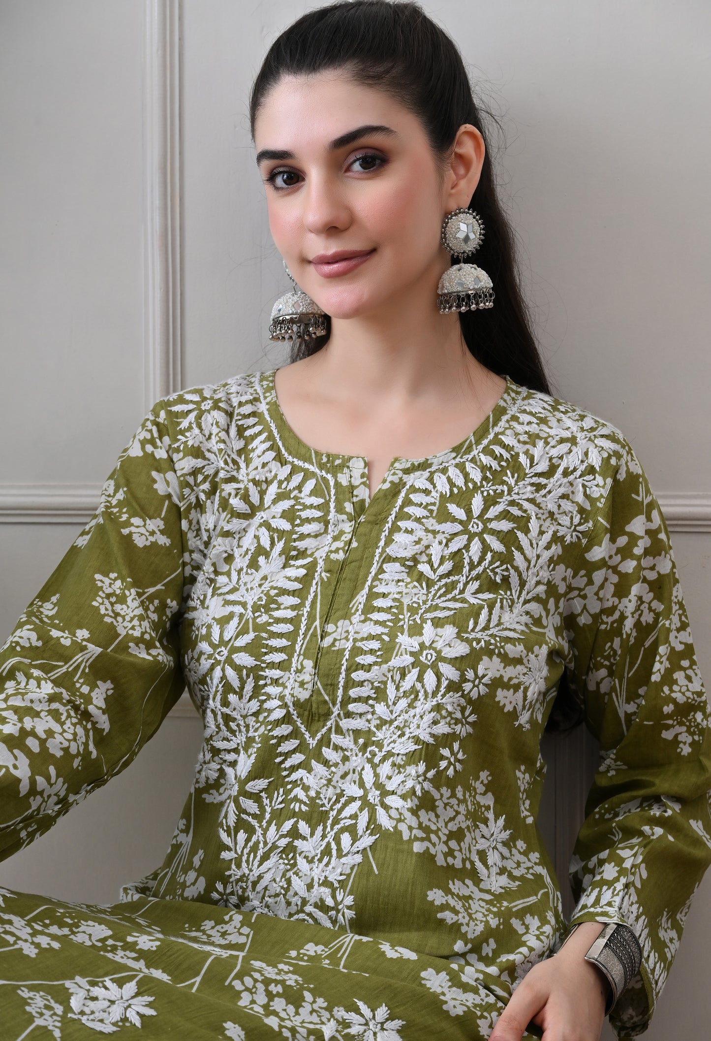 Hand Embroidered Chikankari Mulmul Plazo Set – Floral Delight Mehdi