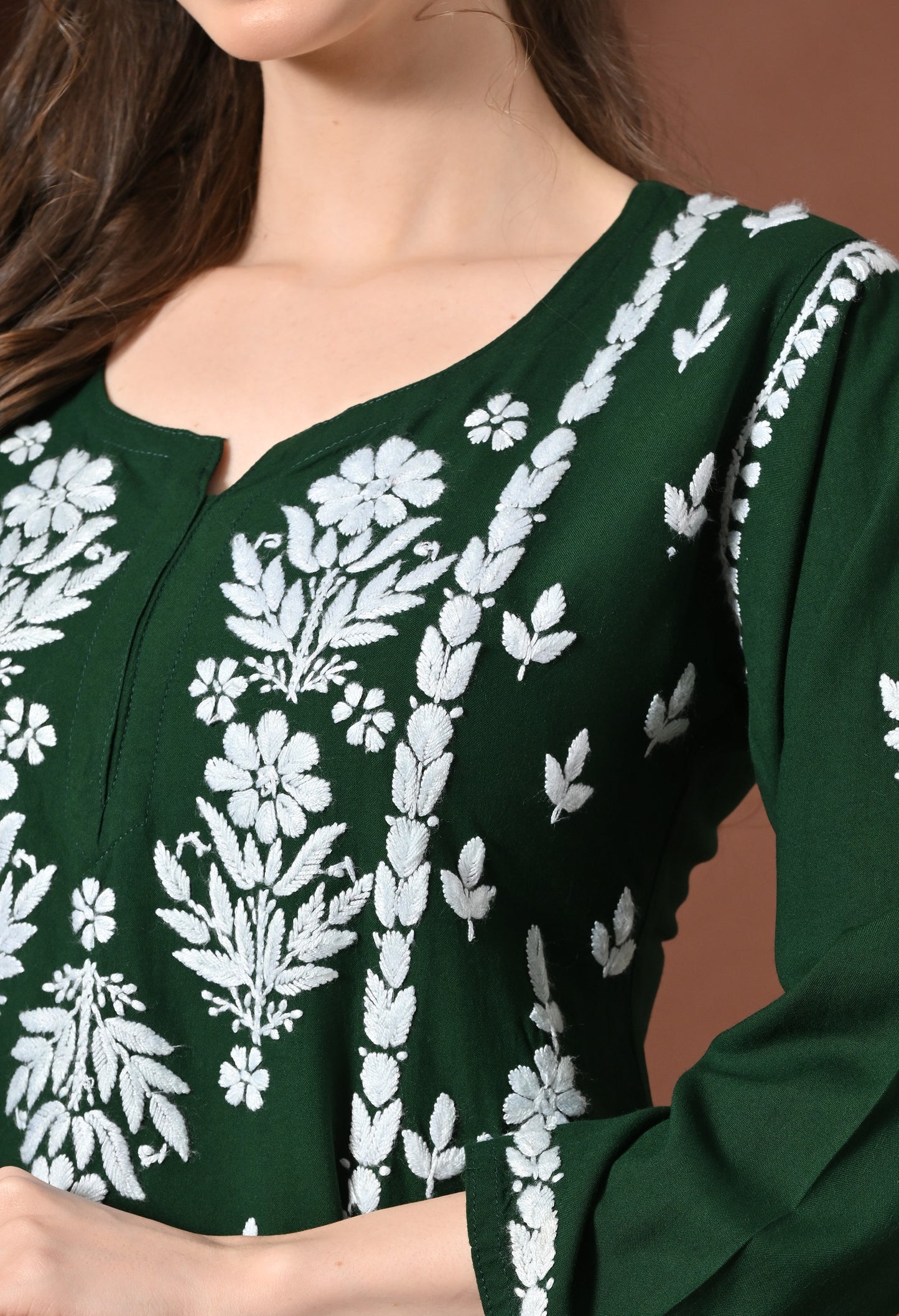 Lucknowi Chikankari Short Kurta in Rayon – Dark Green