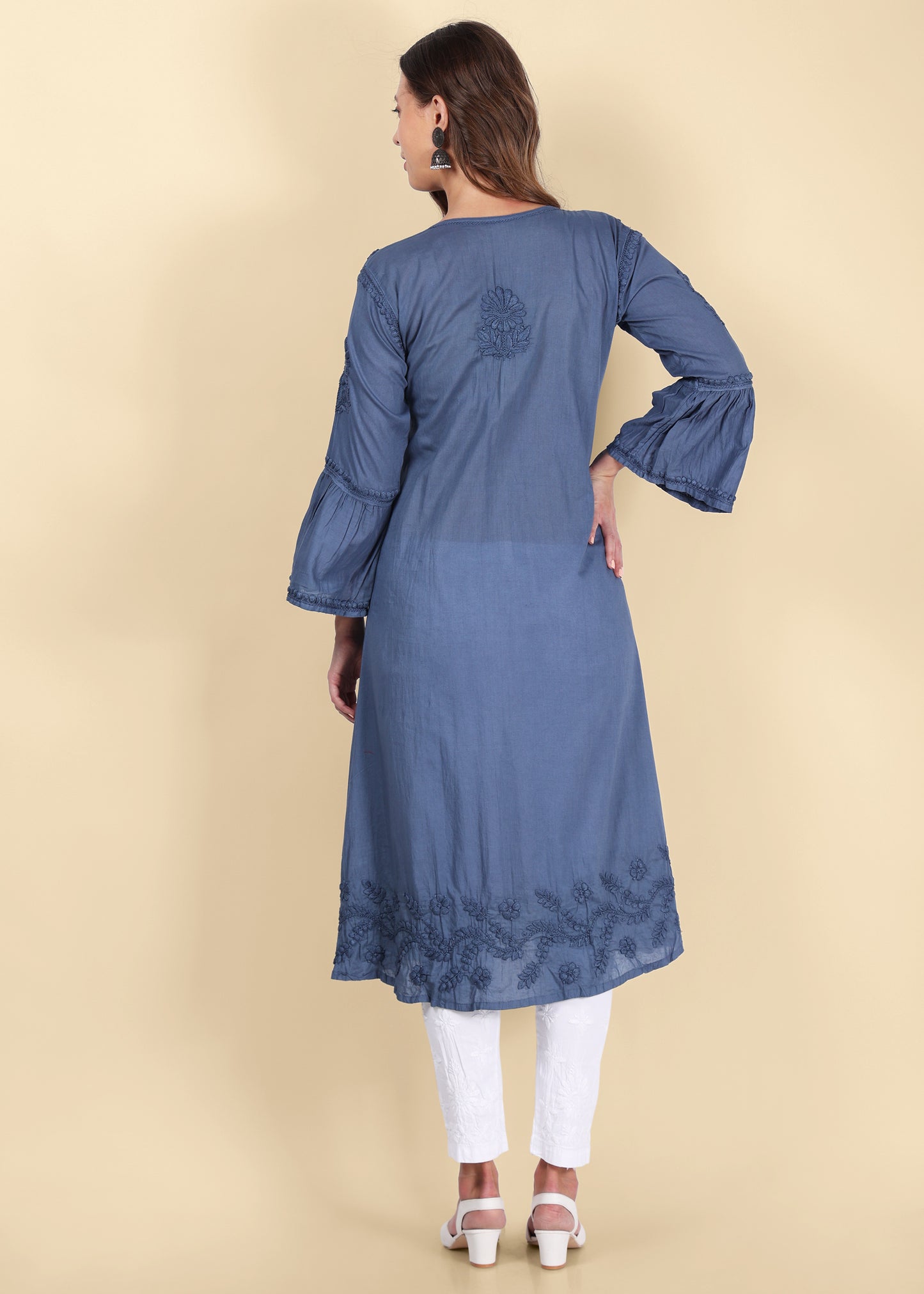Hand Embroided Lucknow Chikankari A-line Mulmul Kurta.