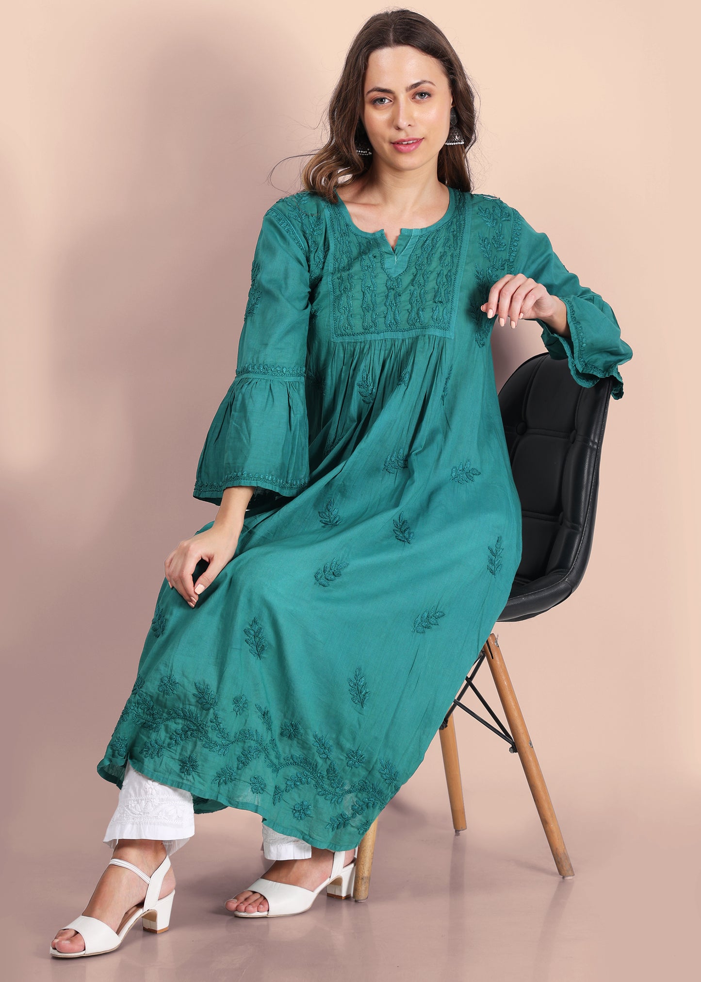 Hand Embroided Lucknow Chikankari A-line Mulmul Kurta.