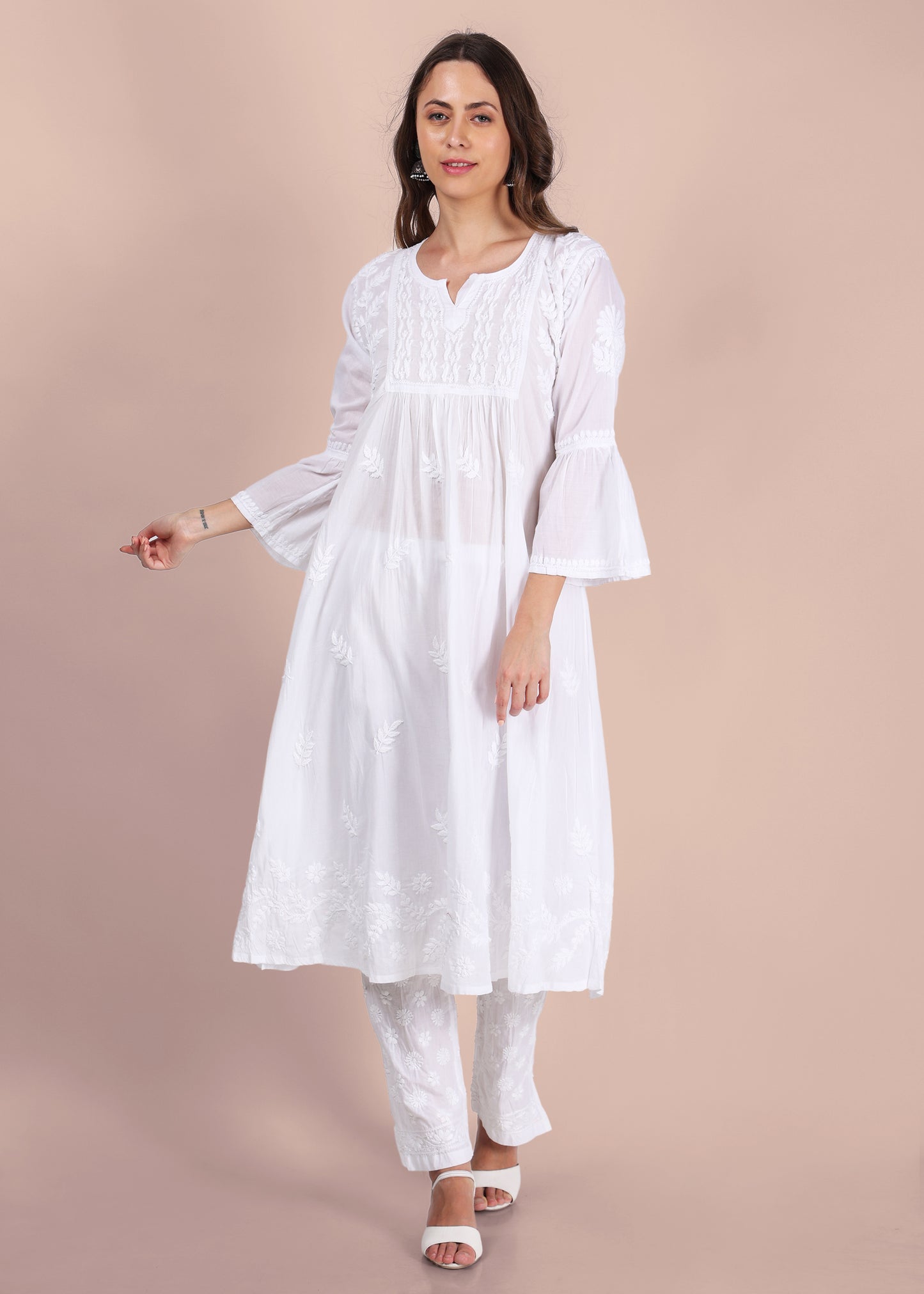 Hand Embroided Lucknow Chikankari A-line Mulmul Kurta.