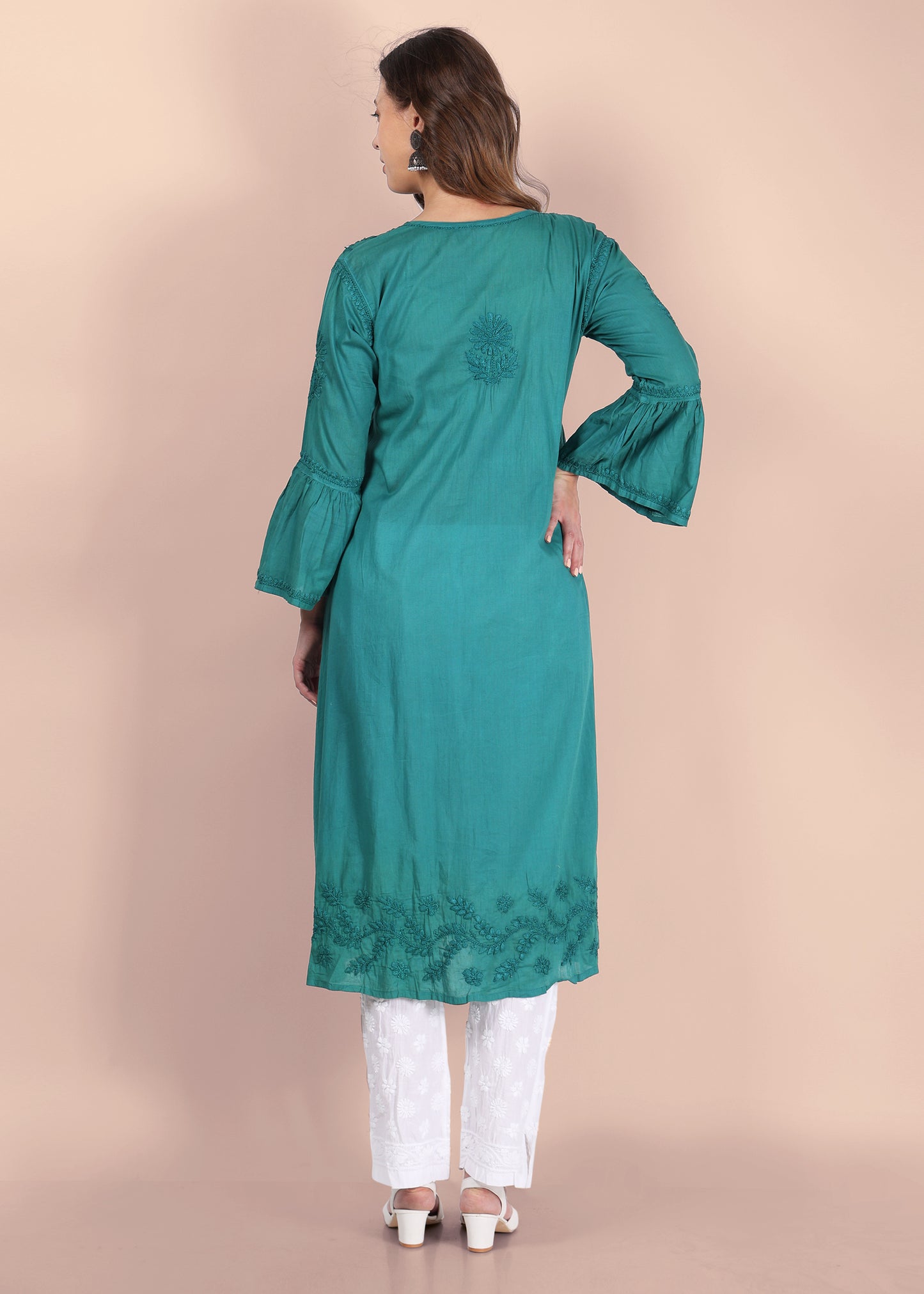 Hand Embroided Lucknow Chikankari A-line Mulmul Kurta.