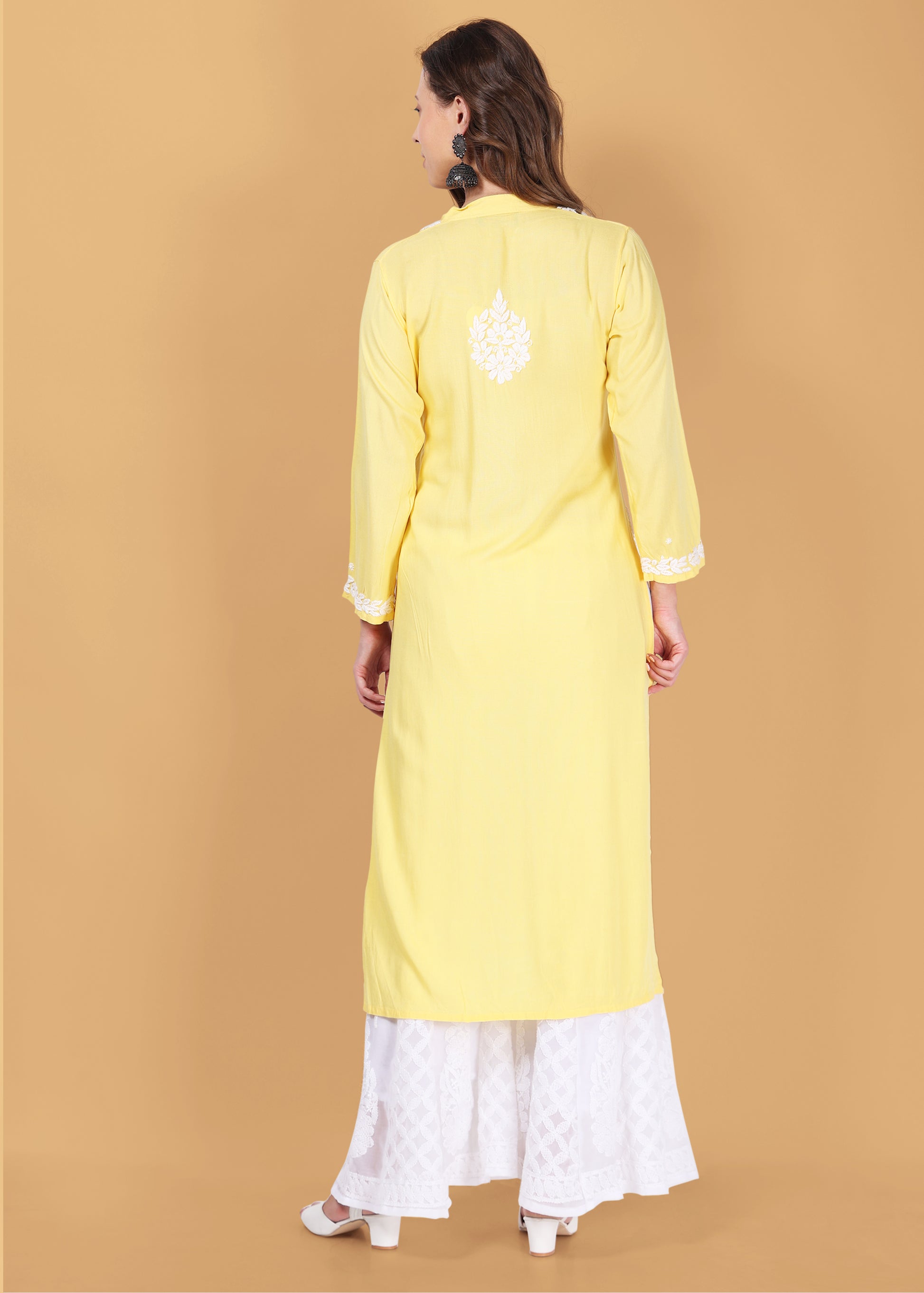Ryon Hand Embroided Lucknow Chikankari Straight Kurta.