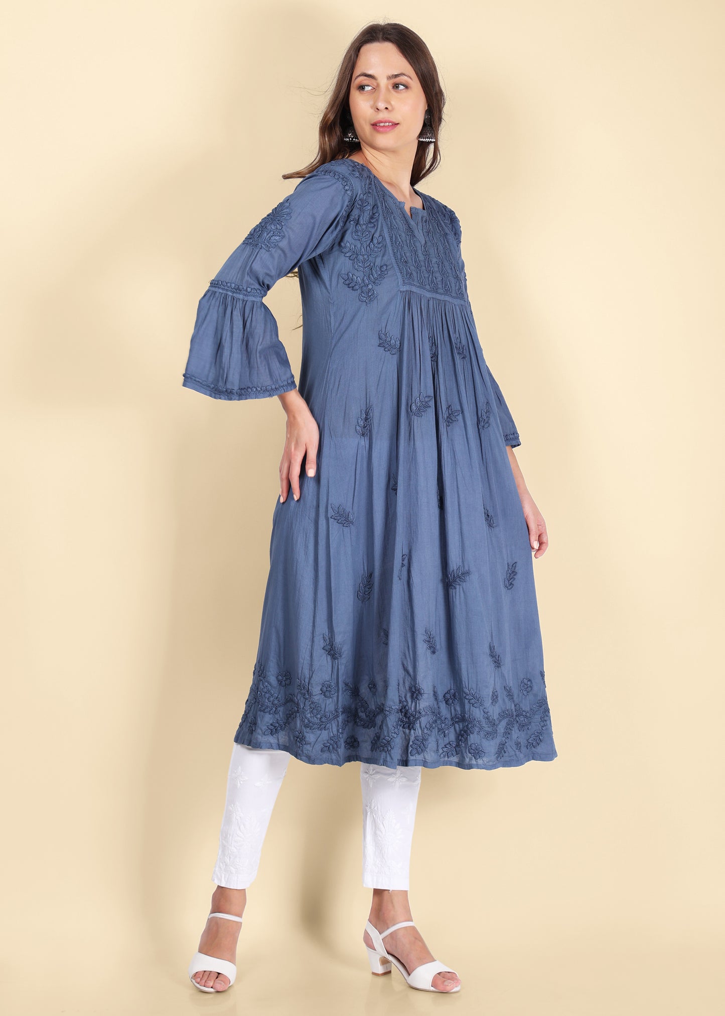 Hand Embroided Lucknow Chikankari A-line Mulmul Kurta.
