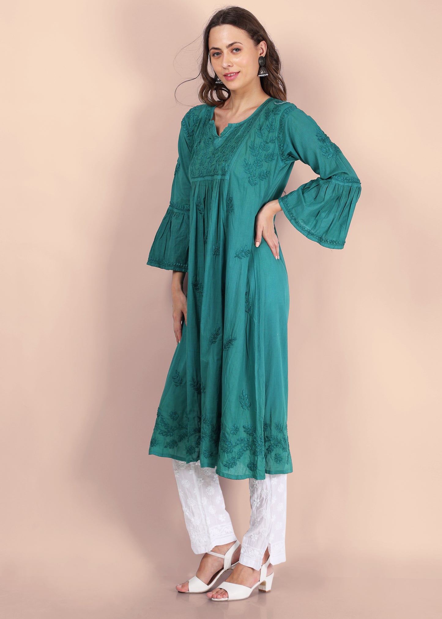 Hand Embroided Lucknow Chikankari A-line Mulmul Kurta.
