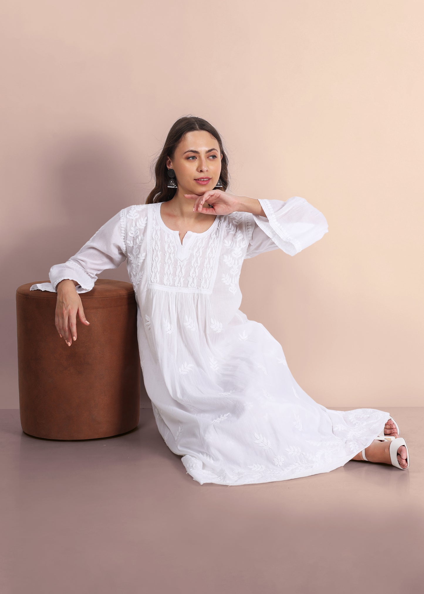 Hand Embroided Lucknow Chikankari A-line Mulmul Kurta.