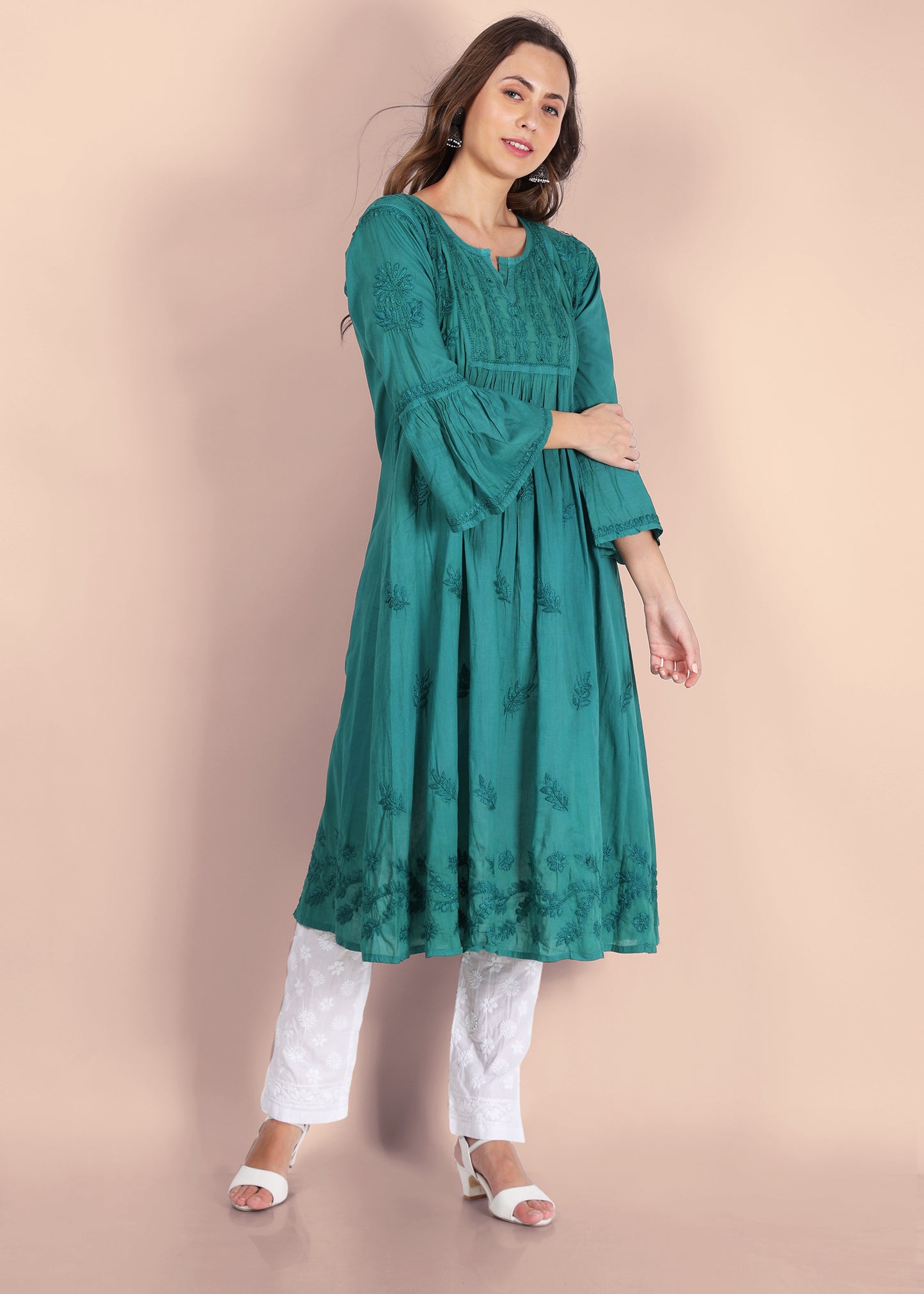 Hand Embroided Lucknow Chikankari A-line Mulmul Kurta.