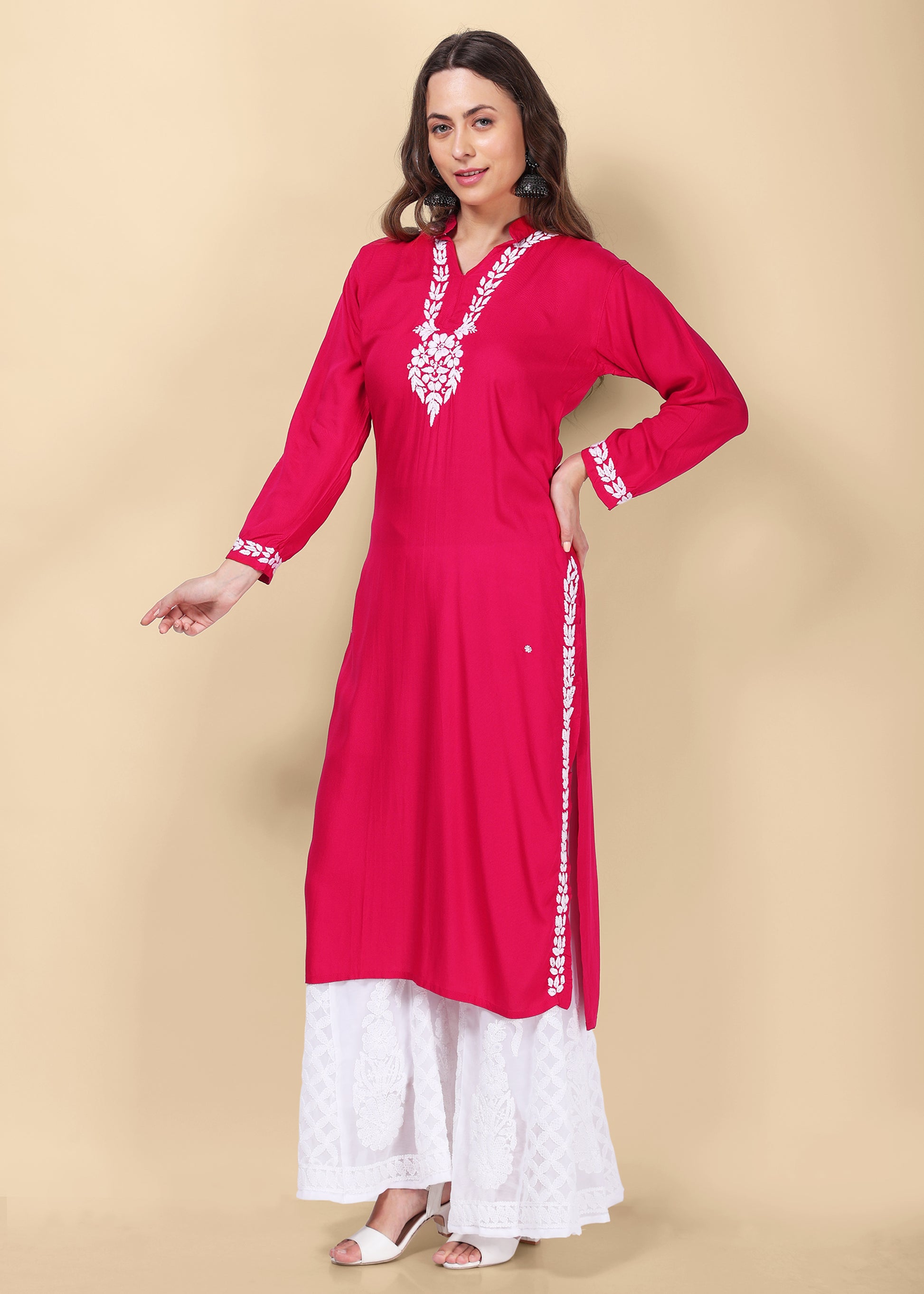 Ryon Hand Embroided Lucknow Chikankari Straight Kurta.