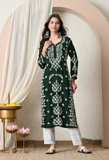 Best Chikankari Kurta Sets Under ₹2500 for Women – Affordable Elegance by Syrish