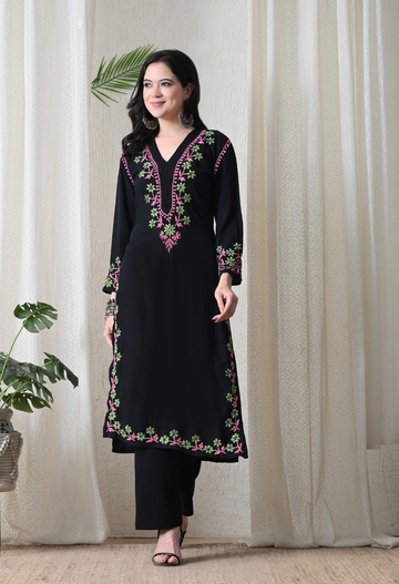 Hand Embroidered Chikankari Rayon Kurta with Floral Thread Work – Green