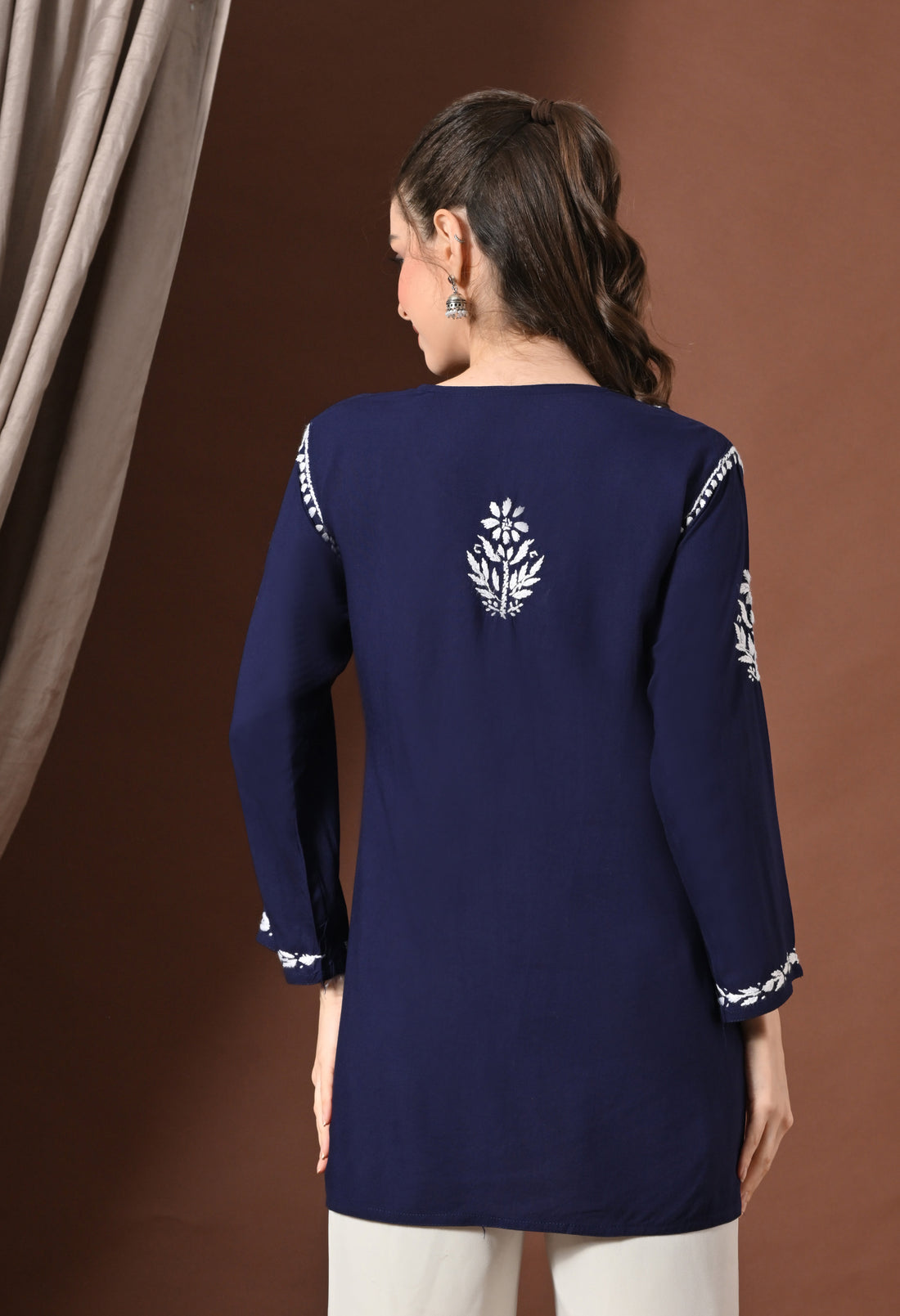 Lucknowi Chikankari Short Kurta in Rayon – Black & White Floral Embroidery