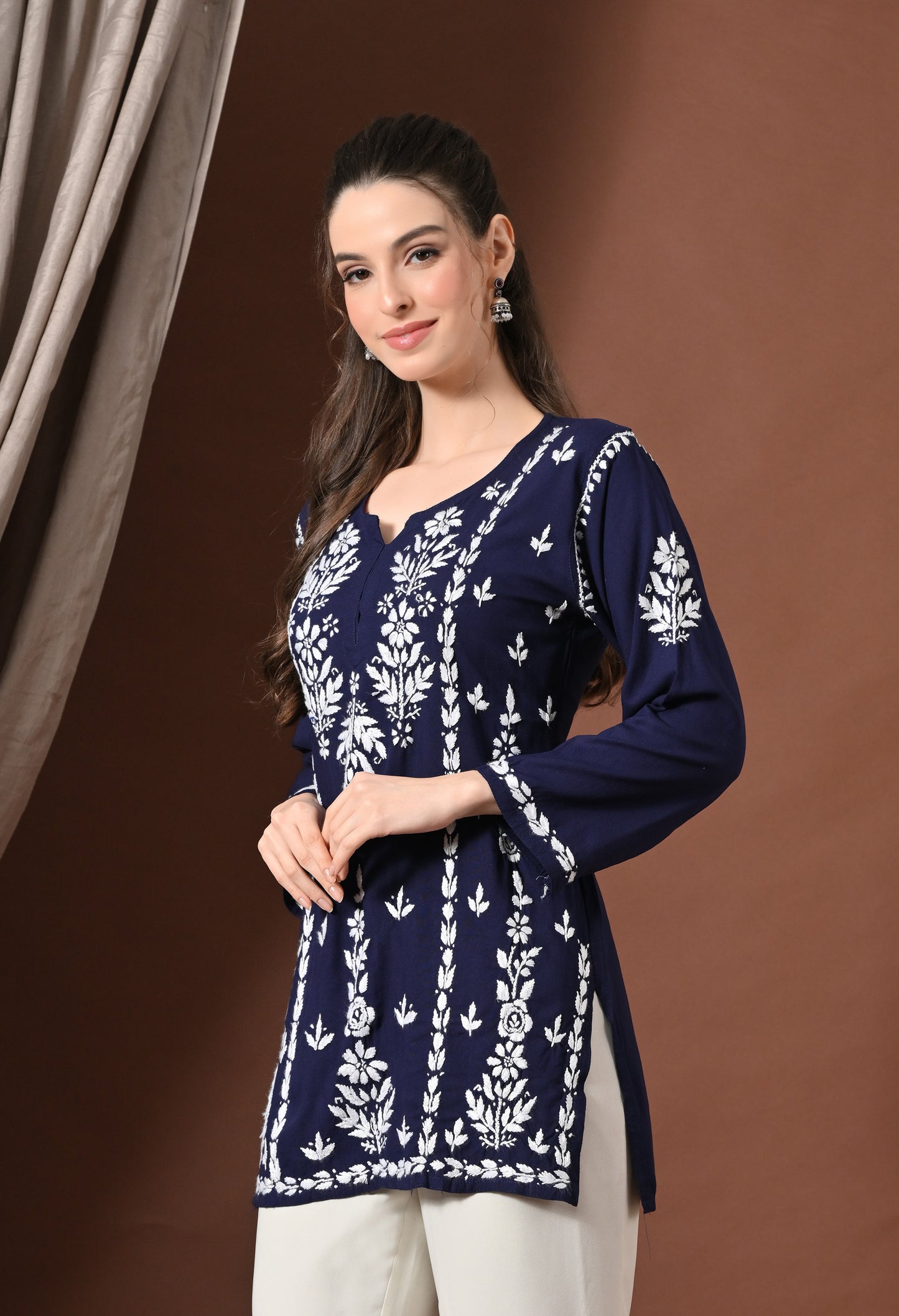 Lucknowi Chikankari Short Kurta in Rayon – Black & White Floral Embroidery