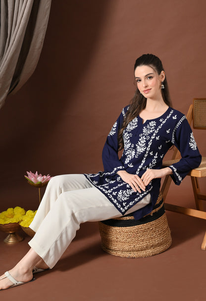 Lucknowi Chikankari Short Kurta in Rayon – Black & White Floral Embroidery