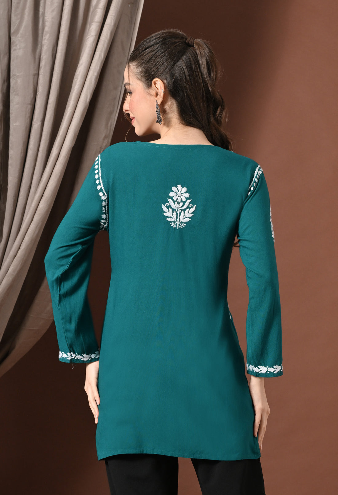 Lucknowi Chikankari Short Kurta in Rayon – Teal Green