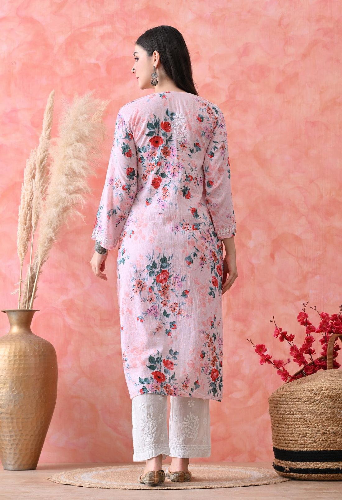 Hand Embroidered Chikankari Mulmul Floral Print Kurta-Pink
